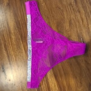 NWT Victoria’s Secret Fuchsia Shine Strap Thong XXL
